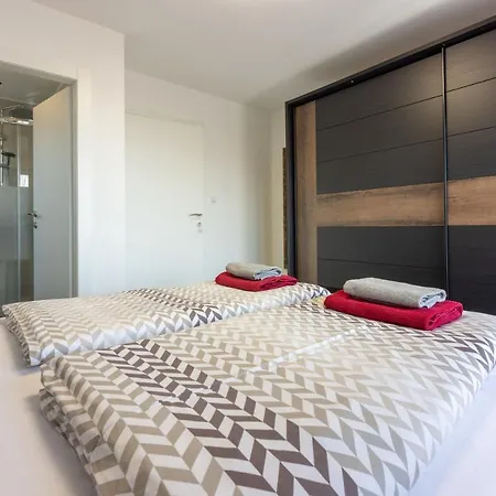 House Moderna 2 *