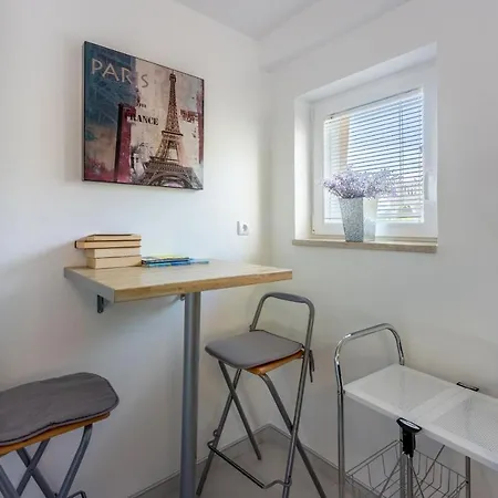 House Moderna 2 *