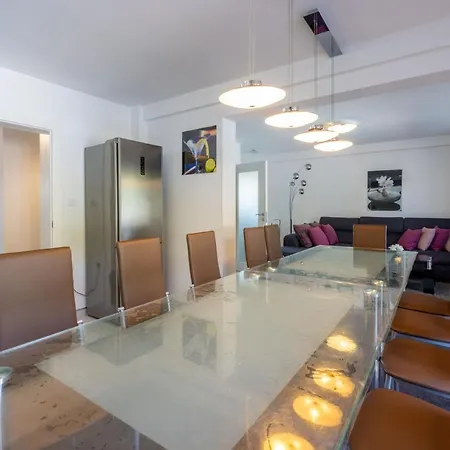 Nyaraló House Moderna 2