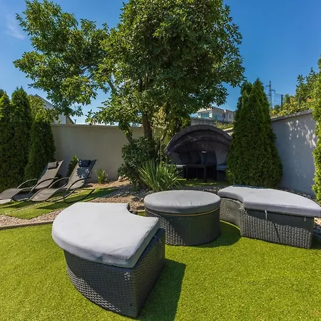 Holiday home House Moderna 2 *