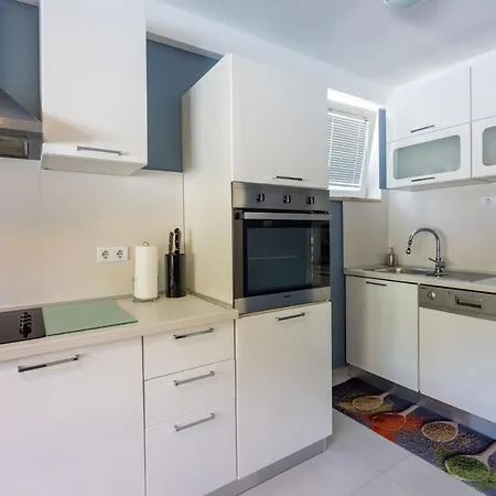House Moderna 2 Nyaraló