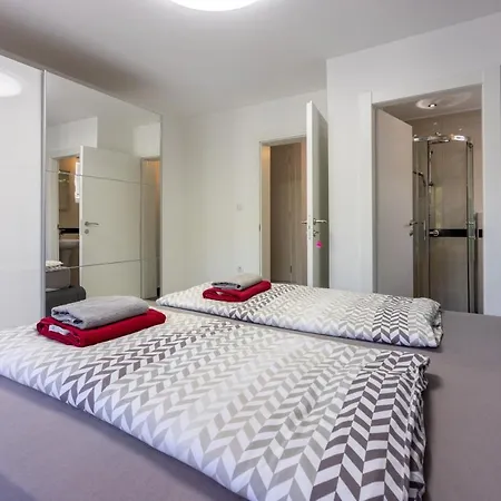 House Moderna 2 *