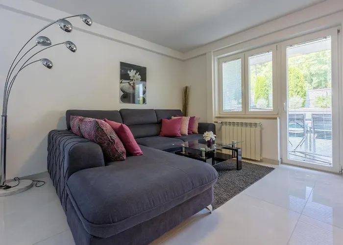 בית נופש House Moderna 2 *