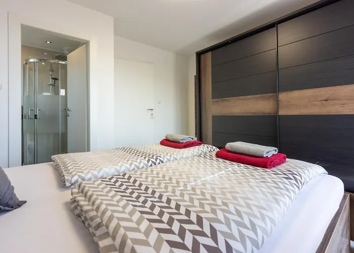 House Moderna 2 *
