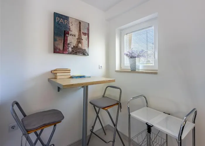 House Moderna 2 *