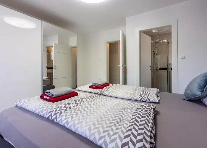 House Moderna 2 *