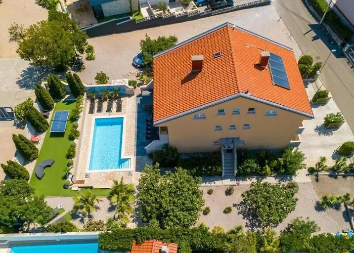 בית נופש House Moderna 2